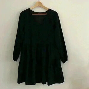 Women’s black part dress with puffy sleeves